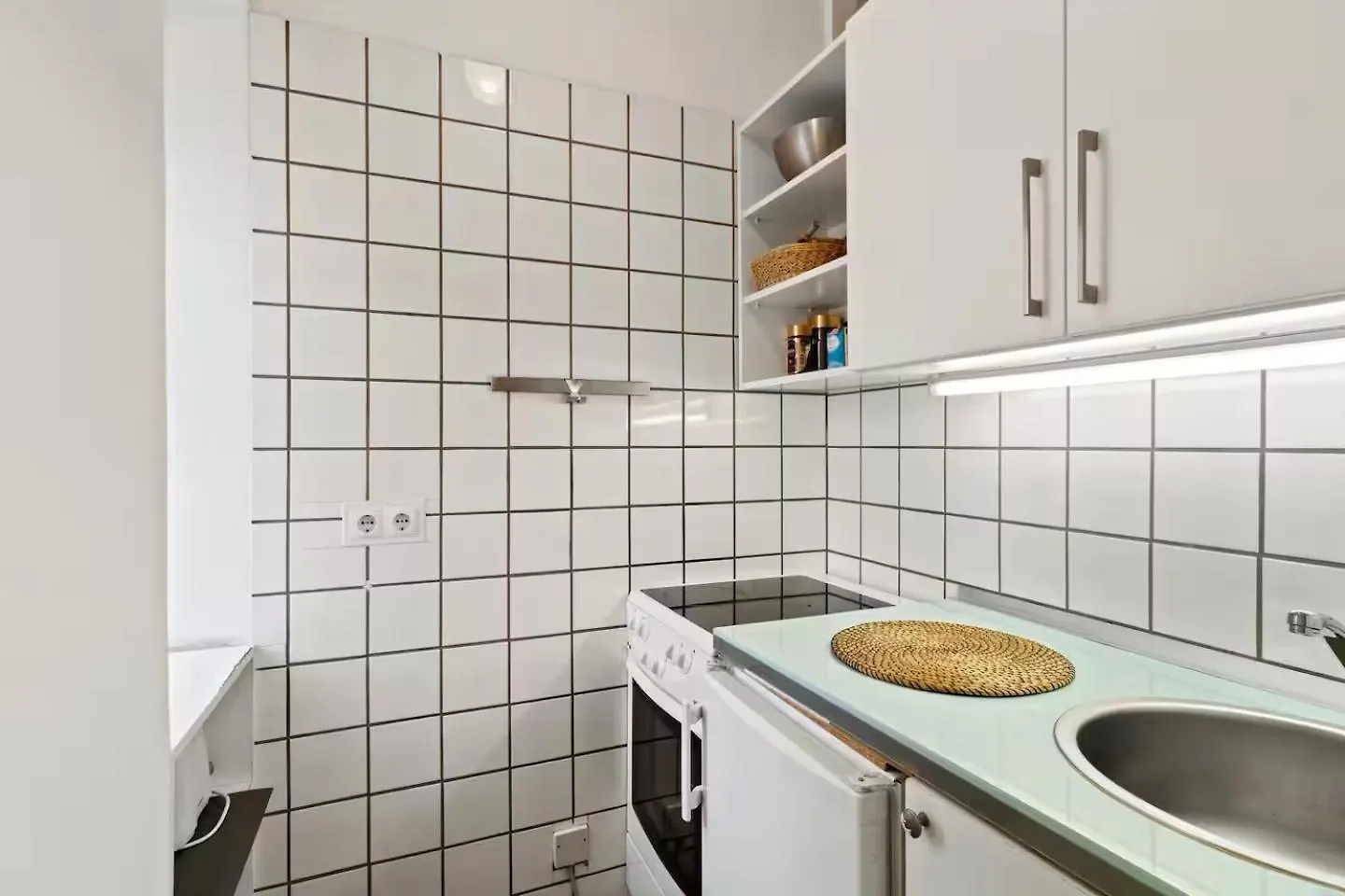Chic 1-Br Apartment - Perfect Location Vídeň 0*,  Rakousko