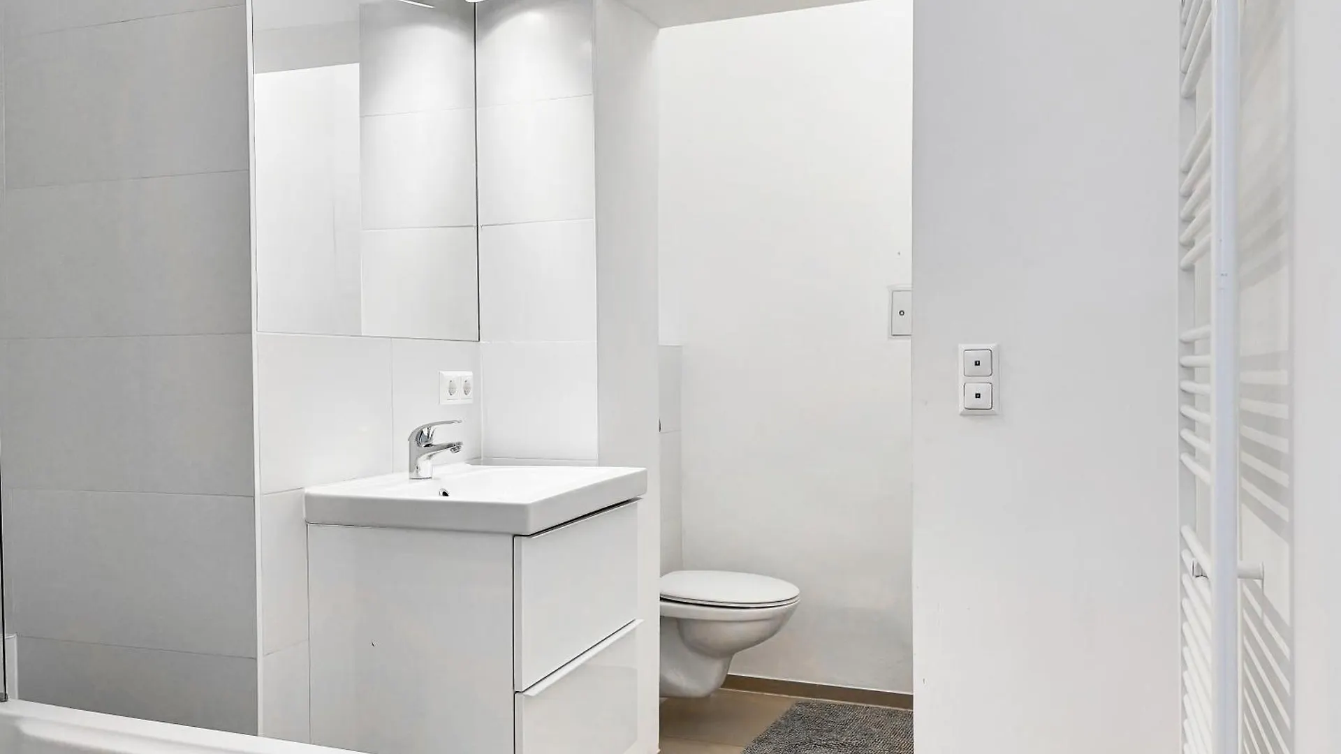 Chic 1-Br Apartment - Perfect Location Vienna 0*,