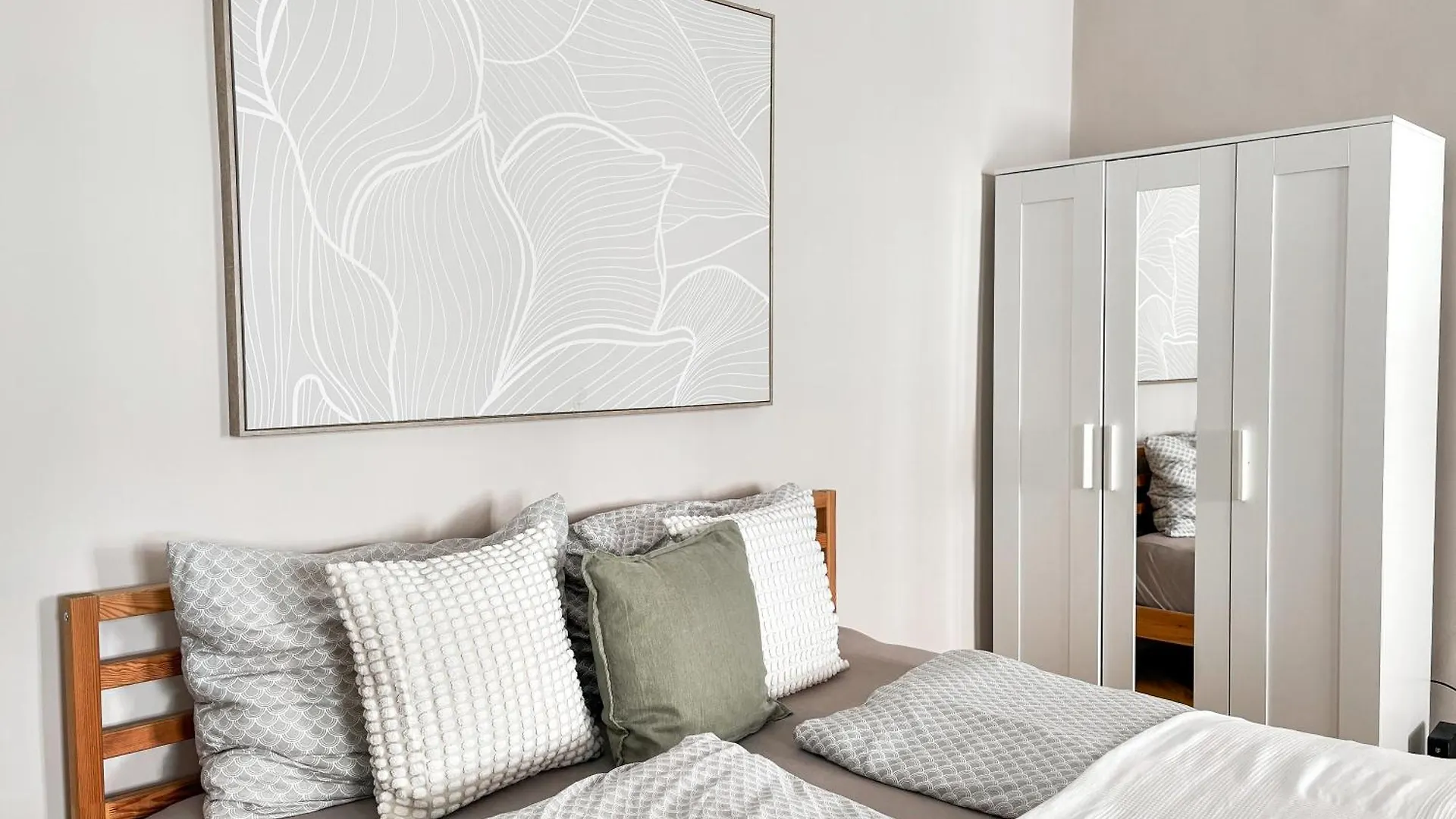 Chic 1-Br Apartment - Perfect Location Vienna Austria